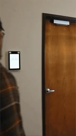 Compatible con control de acceso y apertura de puertas